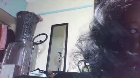 Snapshot of blackprincess25 chatting on 8, 10, 2025 Lorraine online show from 8, 10, 2025