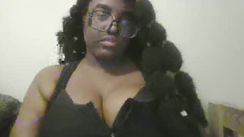 blackqueennie online show from 18, 11, 2025