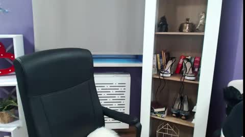 Z O E Y online show from 6, 12, 2024
