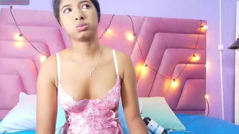 Tifffany bllom online show from 25, 2, 2026