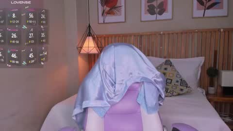 Snapshot of blaiir_moon chatting on 4, 11, 2025 blaiir_moon online show from 4, 11, 2025