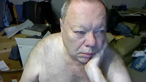 Snapshot of blemon32 chatting on 24, 11, 2025 Bob online show from 24, 11, 2025