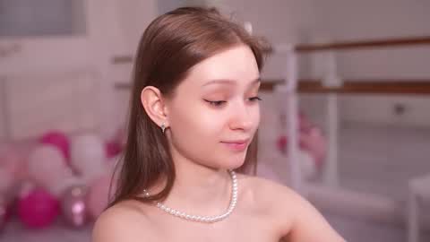 Snapshot of bless_sheila chatting on 25, 10, 2025 SHEILA online show from 25, 10, 2025