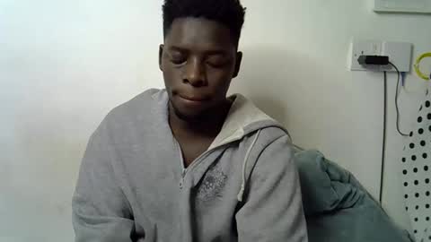 Snapshot of blesse_mixed chatting on 3, 11, 2025 Black brown online show from 3, 11, 2025