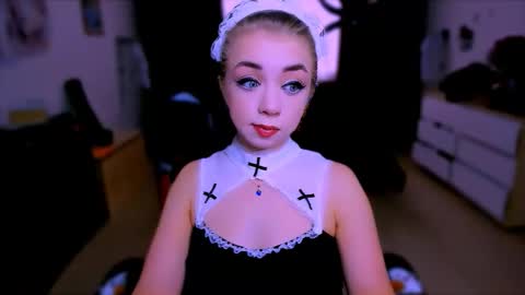 Snapshot of blinkofeyess chatting on 1, 11, 2025 Nicole online show from 1, 11, 2025