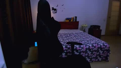 Snapshot of blinkofeyess chatting on 17, 11, 2025 Nicole online show from 17, 11, 2025