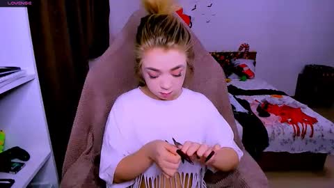 Nicole online show from 14, 12, 2025