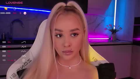 Snapshot of blond_diamond chatting on 26, 10, 2025 Lana online show from 26, 10, 2025