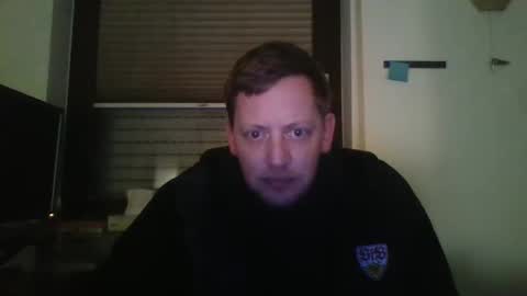 Snapshot of blonde32m chatting on 23, 1, 2025 blonde32m online show from 23, 1, 2025