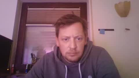 Snapshot of blonde32m chatting on 26, 10, 2025 blonde32m online show from 26, 10, 2025