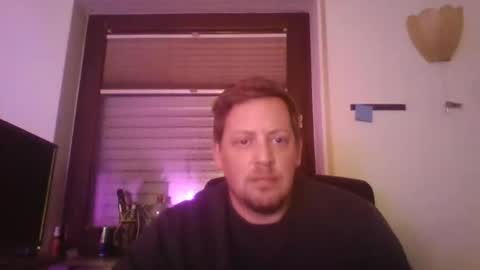 Snapshot of blonde32m chatting on 1, 11, 2025 blonde32m online show from 1, 11, 2025