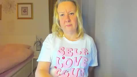 Snapshot of blonde_angel20 chatting on 9, 1, 2025 Nicole online show from 9, 1, 2025