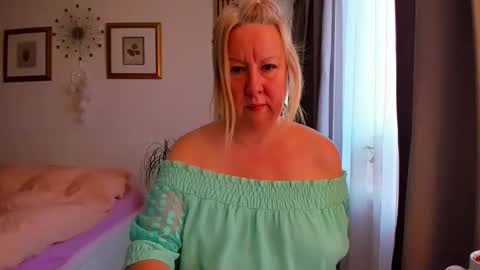 Nicole online show from 3, 2, 2026