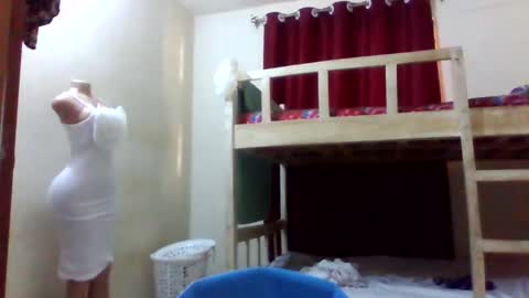 Snapshot of blonde_barby chatting on 19, 11, 2025 blonde_barby online show from 19, 11, 2025