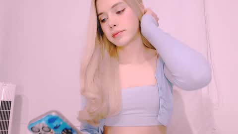 Snapshot of blondetwinkcum19 chatting on 30, 12, 2024 zoey madisson 3 online show from 30, 12, 2024