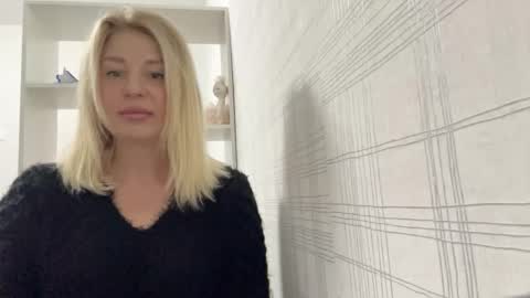 Snapshot of blondie_xoxoxo chatting on 26, 9, 2025 blondie_xoxoxo online show from 26, 9, 2025