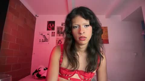 Bella Bloom ts online show from 17, 11, 2025