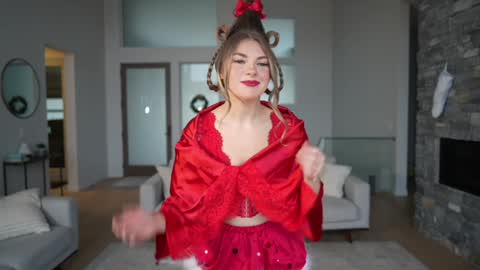 Emma Bloom online show from 20, 12, 2024