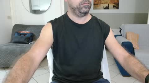 Snapshot of blop99 chatting on 5, 11, 2025 Blop online show from 5, 11, 2025