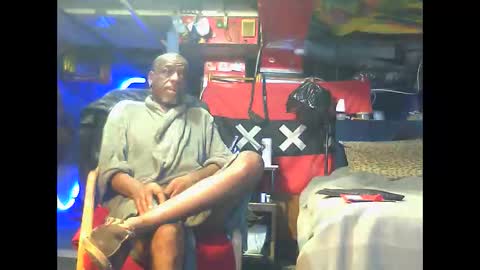 Snapshot of blowfly chatting on 23, 11, 2025 BLOWFLY online show from 23, 11, 2025