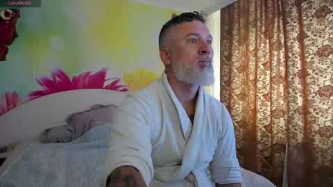 Snapshot of blowmyxxl chatting on 17, 12, 2025 Nico online show from 17, 12, 2025