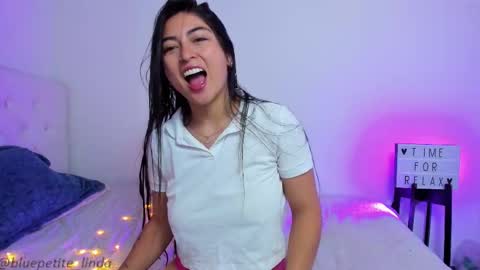 Snapshot of blue_petite chatting on 16, 2, 2026 Linda online show from 16, 2, 2026