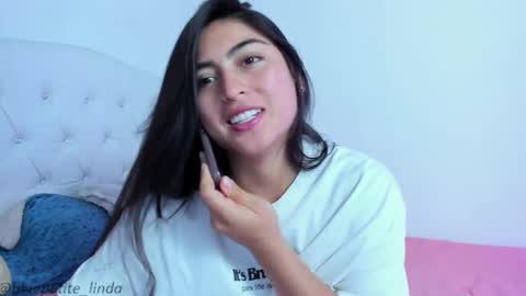 Snapshot of blue_petite chatting on 14, 3, 2026 Linda online show from 14, 3, 2026