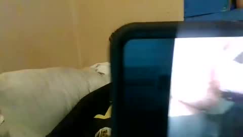 bluedemoneyes1986 online show from 10, 2, 2025