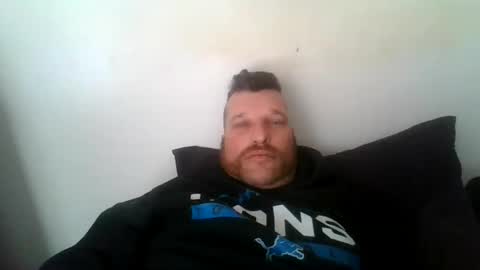 bluedemoneyes1986 online show from 19, 2, 2025