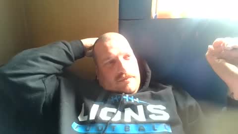 bluedemoneyes1986 online show from 12, 3, 2025