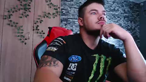 blueeyeboy0 online show from 17, 11, 2025