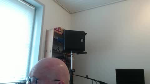 Snapshot of blueeyesn8 chatting on 11, 10, 2025 blueeyesn8 online show from 11, 10, 2025