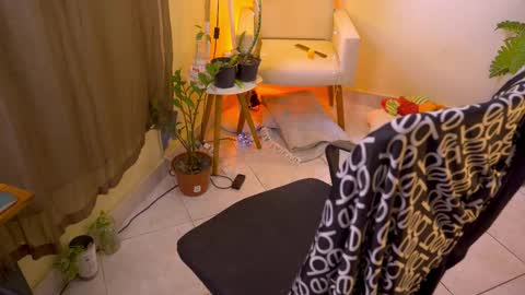 FLORAA online show from 6, 3, 2026