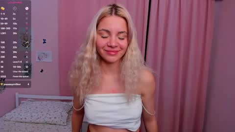 Snapshot of blushkitty chatting on 10, 9, 2025 Chloe online show from 10, 9, 2025