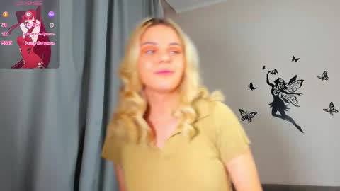 Snapshot of blushkitty chatting on 14, 10, 2025 Chloe online show from 14, 10, 2025