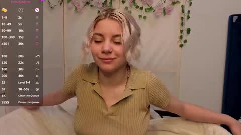 Snapshot of blushkitty chatting on 23, 11, 2025 Chloe online show from 23, 11, 2025