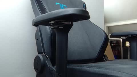 Snapshot of blzd5 chatting on 19, 10, 2025 blzd5 online show from 19, 10, 2025