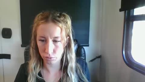 Snapshot of bmorganne420 chatting on 19, 11, 2025 MamaMorgan online show from 19, 11, 2025