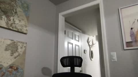 bobbylightfoot3 online show from 8, 12, 2024