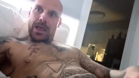 Snapshot of bodyart85_19 chatting on 30, 10, 2025 Bodyart85 19 online show from 30, 10, 2025