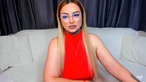 Snapshot of bom_bonx chatting on 11, 11, 2025 Amy online show from 11, 11, 2025