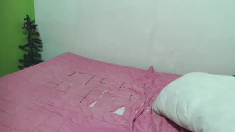 Snapshot of bombastic_darla chatting on 27, 10, 2025 bombastic_darla online show from 27, 10, 2025