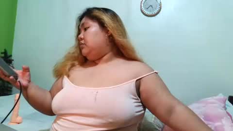 Snapshot of bombastic_darla chatting on 12, 11, 2025 bombastic_darla online show from 12, 11, 2025