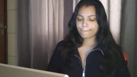 Snapshot of bombomepimenta chatting on 26, 11, 2025 bombomepimenta online show from 26, 11, 2025