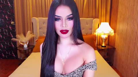 Snapshot of bombshellanita chatting on 5, 10, 2025 bombshellanita online show from 5, 10, 2025