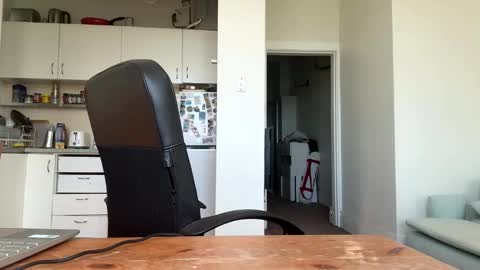 Bondi online show from 27, 2, 2025