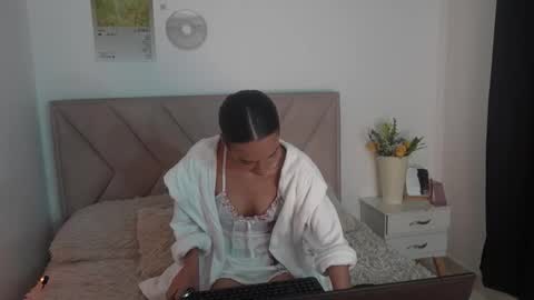 Snapshot of bonnieshyy chatting on 6, 3, 2026 Bonnie online show from 6, 3, 2026