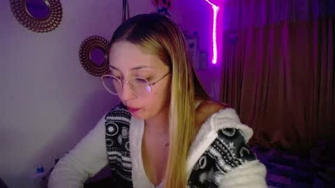 Soffy Brooks Independent model online show from 12, 12, 2024