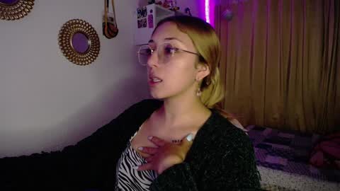 Soffy Brooks Independent model online show from 14, 12, 2024