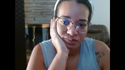 Queen Bon Vivantt online show from 10, 10, 2025